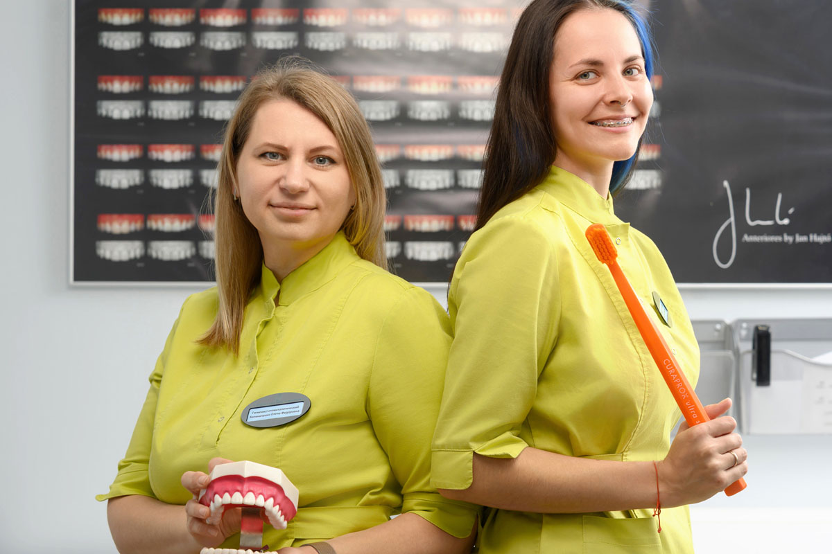 Как проводят профессиональную чистку зубов в стоматологической клинике доктора Осиповой Как проводят профессиональную чистку зубов в стоматологической клинике доктора Осиповой